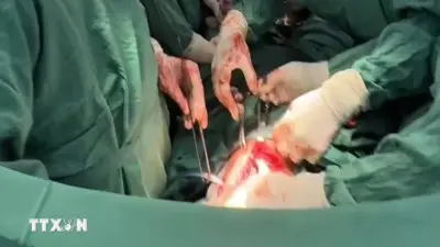 Cấp cứu khẩn cấp nam thanh niên bị thủng tim do tai nạn giao thông