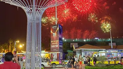 Cát Hải Cấm Đỗ Xe Lớn Tại Trung Tâm Du Lịch Cát Bà Để Giảm Ùn Tắc