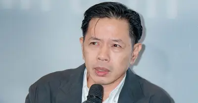 Diễn viên Thái Hòa 'xanh mặt' vì sợ hãi, bày tỏ ngưỡng mộ diễn viên Quốc Tuấn