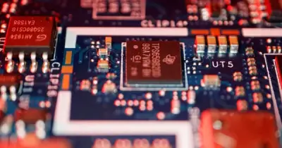 Eo biển Hormuz đóng cửa: Điểm yếu bất ngờ khiến ngành bán dẫn toàn cầu khốn đốn