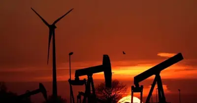 Giá dầu thế giới bùng nổ, tăng mạnh hơn 11% do lo ngại xung đột kéo dài