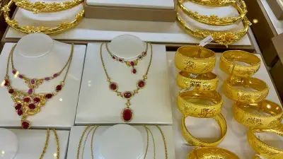 Giá vàng trong nước giảm nhẹ, chênh lệch cao so với thế giới