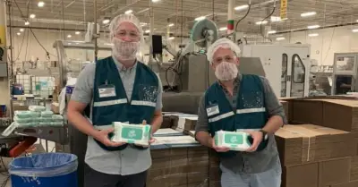 Giáo Viên Trung Học Kiếm Triệu USD Từ Nghề Tay Trái, Đưa Bài Học Thực Tế Vào Lớp