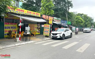 Hà Nội: Bất chấp rào chắn và biển cấm, tình trạng trật tự đô thị tại phường Cầu Giấy bị thách thức nghiêm trọng