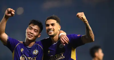 Hà Nội FC thắng Hà Tĩnh 2-0 ở vòng 18 V-League 2025/26, củng cố ngôi đầu