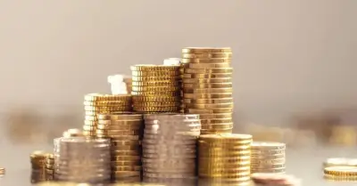 Hai người đi bộ phát hiện kho báu tiền vàng trị giá 8,6 tỷ đồng