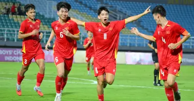 HLV Roland tung chiêu giúp U17 Việt Nam quyết giành vé World Cup