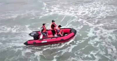 Hơn 200 người tìm kiếm kỹ sư mất tích khi tắm biển tại Hà Tĩnh