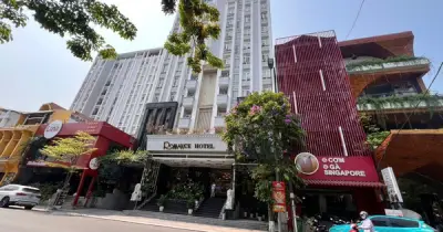 Huế: Lực lượng chức năng vận động bàn giao khách sạn Romance trước ngày cưỡng chế