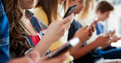 Hy Lạp cấm trẻ em dưới 15 tuổi dùng mạng xã hội từ 2027, hướng tới bảo vệ sức khỏe tâm thần