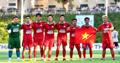 Đội bóng Trường ĐH Thủy lợi đón 'mưa' phần thưởng sau thành tích vô địch quốc gia và á quân quốc tế