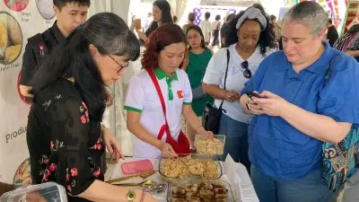 Đại sứ quán Việt Nam tại Nigeria tỏa sáng tại Hội chợ ASEAN+3 với ẩm thực và văn hóa đặc sắc