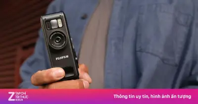 Instax Mini Evo Cinema: Máy Ảnh Biến Khoảnh Khắc Tĩnh Thành Ký Ức Sống Động