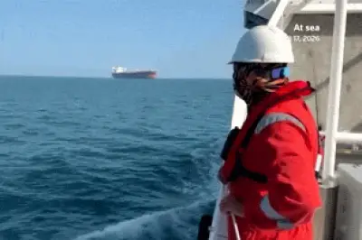 Iran Tuyên Bố Đóng Cửa Eo Biển Hormuz Trở Lại Do Mỹ Tiếp Tục Phong Tỏa Cảng