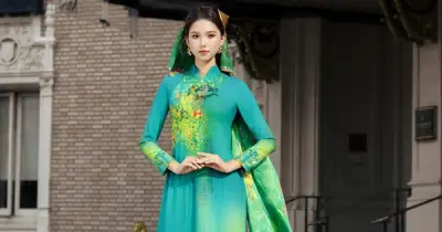 Khăn Lụa Biến Hóa: Từ Phụ Kiện Truyền Thống Đến Tác Phẩm Nghệ Thuật Trong Áo Dài