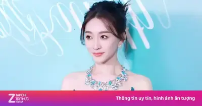 Lý Tiểu Nhiễm gây sốt ở tuổi 50 với ngoại hình trẻ trung trong Đạp gió