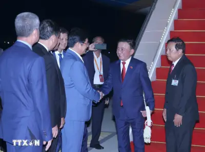 Lãnh đạo Campuchia đón Thường trực Ban Bí thư Trần Cẩm Tú tại sân bay