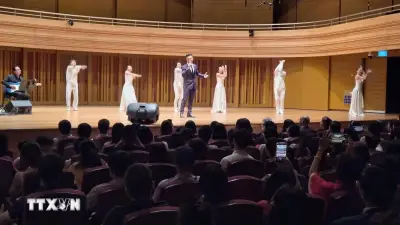 Đêm nhạc Trịnh Công Sơn 'Nối vòng tay lớn' chinh phục khán giả Singapore