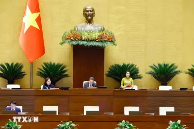 Mở rộng chức năng cơ quan đại diện Việt Nam, đẩy mạnh phân cấp thi đua khen thưởng