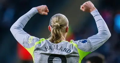 Man City đè bẹp Burnley, vươn lên đỉnh bảng Premier League đẳng cấp