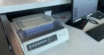 Máy In Kim Vẫn 'Lội Ngược Dòng' Trong Ngành Hàng Không Hiện Đại