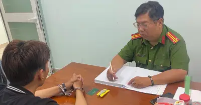 Nam thanh niên 29 tuổi đến nhà bạn gái rồi cuỗm đồng hồ Rolex trị giá lớn