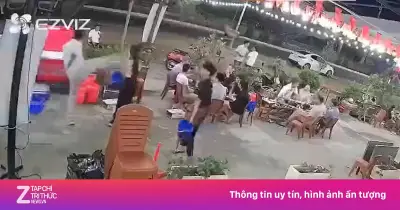 Nam thanh niên đá vào mặt, đánh tới tấp nữ quản lý quán nhậu ở Nha Trang