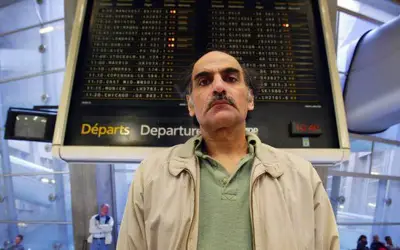 Người đàn ông sống trong sân bay 18 năm: Không thuộc quốc gia nào