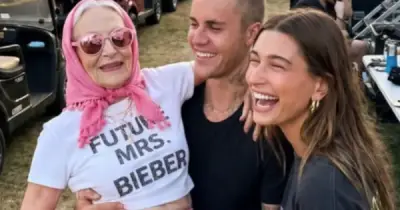 Người Ảnh Hưởng AI Tràn Ngập Coachella 2026: Ranh Giới Thật - Ảo Mờ Nhạt