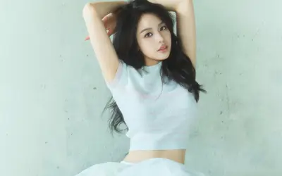 Người đẹp gốc Đà Nẵng khoe bộ ảnh trong veo ở tuổi 24