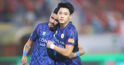 Đình Bắc ghi bàn đầu tiên tại V-League 2025/26, CAHN thắng dễ SHB Đà Nẵng