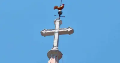 Nhà Thờ Con Gà Đà Nẵng: Từ Lịch Sử Xây Dựng Thần Tốc Đến Biểu Tượng Check-in Hồng