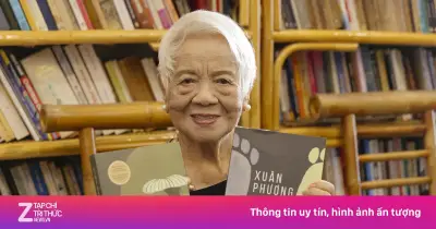 Nhà văn Xuân Phượng ký hợp đồng xuất bản hồi ký thứ ba 'Chân cứng đá mềm'