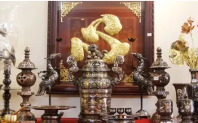 Những Đồ Thờ Cúng Cần Có Trên Bàn Thờ Gia Tiên Theo Phong Tục Việt