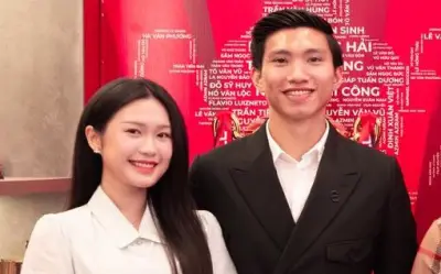 Đoàn Văn Hậu nhận tin vui, fan chú ý biểu cảm của Đoàn Hải My