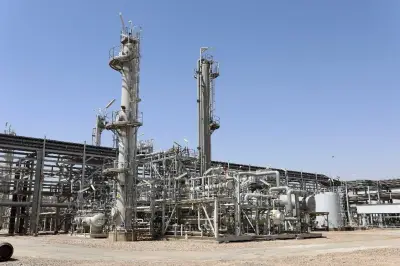 OPEC+ Tăng Sản Lượng Dầu Biểu Tượng Giữa Xung Đột Trung Đông, Eo Biển Hormuz Bị Phong Tỏa