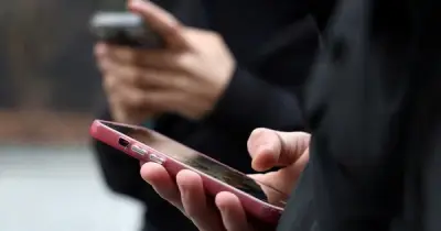 Ốp Lưng Điện Thoại: Chọn Bảo Vệ Thay Vì Màu Sắc Để Tránh Hối Tiếc