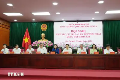 Phó Chủ tịch Quốc hội Nguyễn Thị Hồng tiếp xúc cử tri tại Sơn La