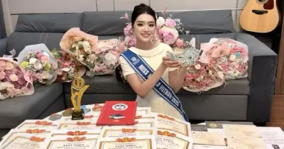 Phan Phương Oanh xúc động trở về nhà sau một tháng đăng quang Hoa hậu Thế giới Việt Nam 2025