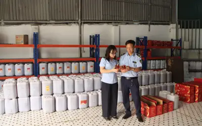 Phát hiện kho rượu gần 9.000 lít vi phạm an toàn thực phẩm tại Hà Nội