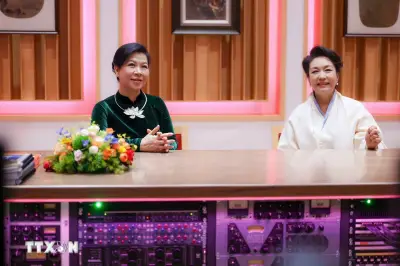 Phu nhân Ngô Phương Ly gặp gỡ, trao đổi với Phu nhân Bánh Lê Viên