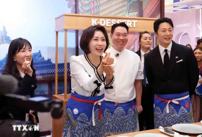 Phu nhân Tổng thống Hàn Quốc trải nghiệm Lễ hội Văn hóa Du lịch Hàn Quốc tại Việt Nam