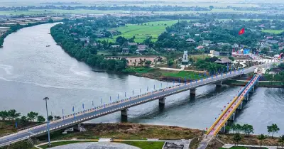 Quảng Trị rộn ràng đón Ngày hội đạp xe Vì hòa bình tại cầu Hiền Lương