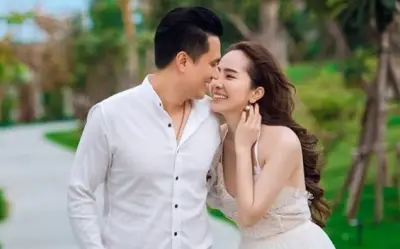 Quỳnh Nga Gây Sốt Khi Công Khai Hôn Việt Anh Trên Livestream, Dấy Lên Nghi Vấn 'Phim Giả Tình Thật'