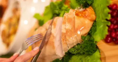 Sai lầm khi ăn thịt khiến người đàn ông phải cấp cứu bụng trướng to