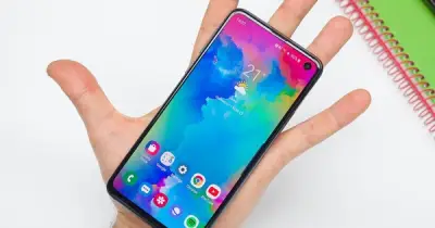 Samsung lý giải nguyên nhân từ bỏ điện thoại nhỏ gọn, đề xuất giải pháp thay thế