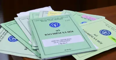 Sinh viên bị siêu thị ép đóng BHYT: Hành vi sai trái và cách giải quyết