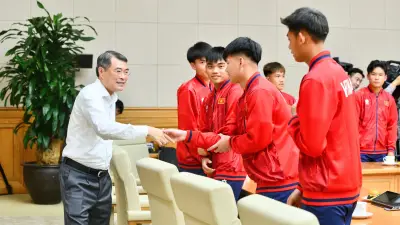 Thủ tướng Lê Minh Hưng chúc mừng đội tuyển U17 Việt Nam vô địch Đông Nam Á