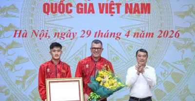 Thủ tướng trao bằng khen cho U17 Việt Nam sau chức vô địch Đông Nam Á
