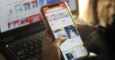 Thị Trường TMĐT 2026: Cuộc Chiến Hai Cực Và Sự Trỗi Dậy Của Những Nền Tảng Ngách